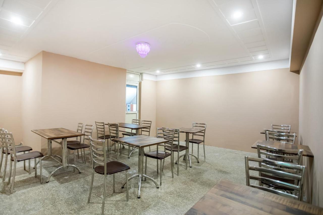 Capital O Harish Residency Hotel Гургаон Екстериор снимка